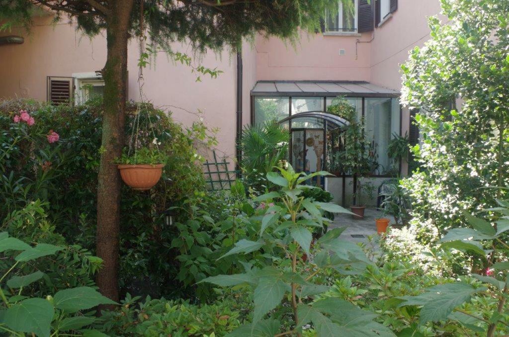B&B Zia Lina Dongo Esterno foto