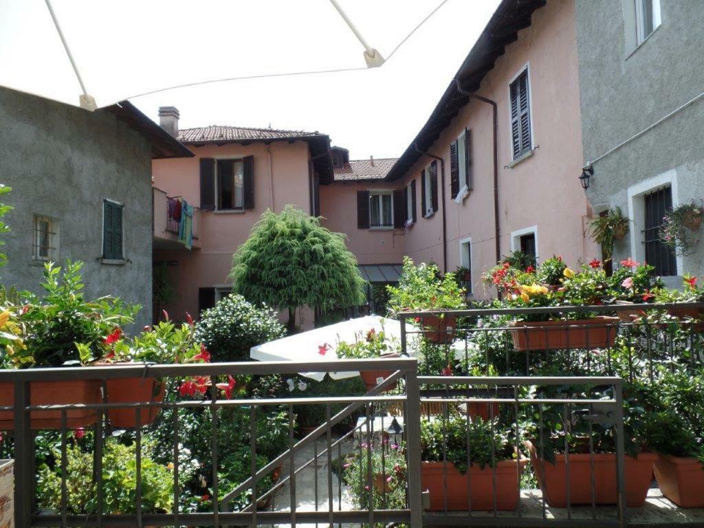 B&B Zia Lina Dongo Esterno foto