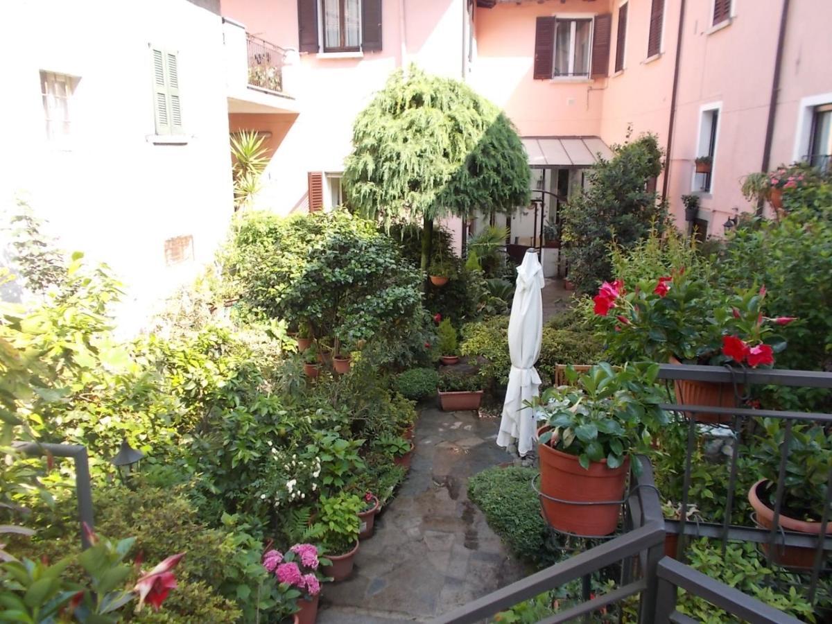 B&B Zia Lina Dongo Esterno foto